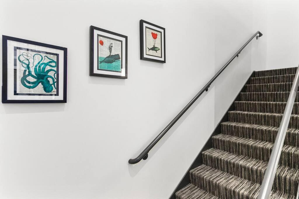 Airy And Open Corner Loft - 92 Walkscore 雷德蒙 外观 照片