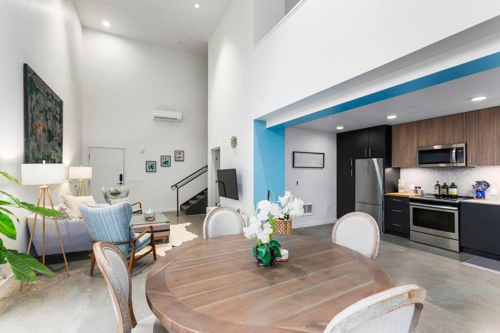 Airy And Open Corner Loft - 92 Walkscore 雷德蒙 外观 照片