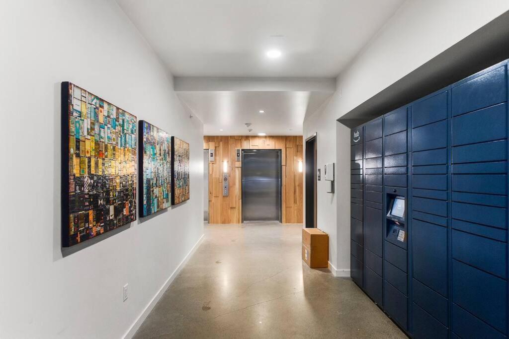 Airy And Open Corner Loft - 92 Walkscore 雷德蒙 外观 照片
